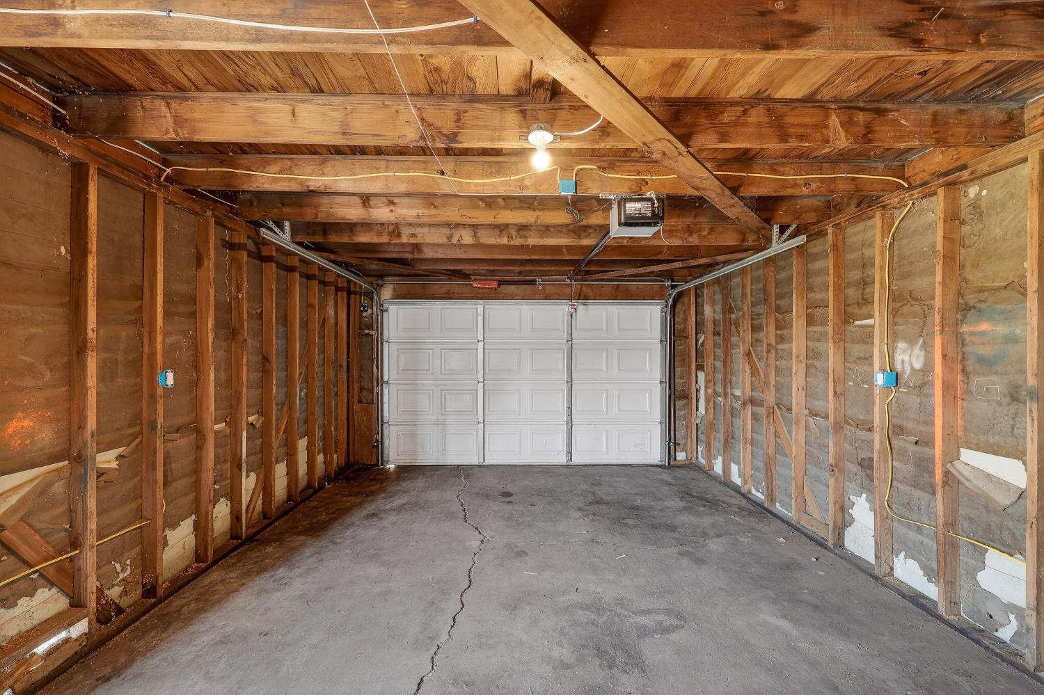 1013 W Santa Fe Avenue