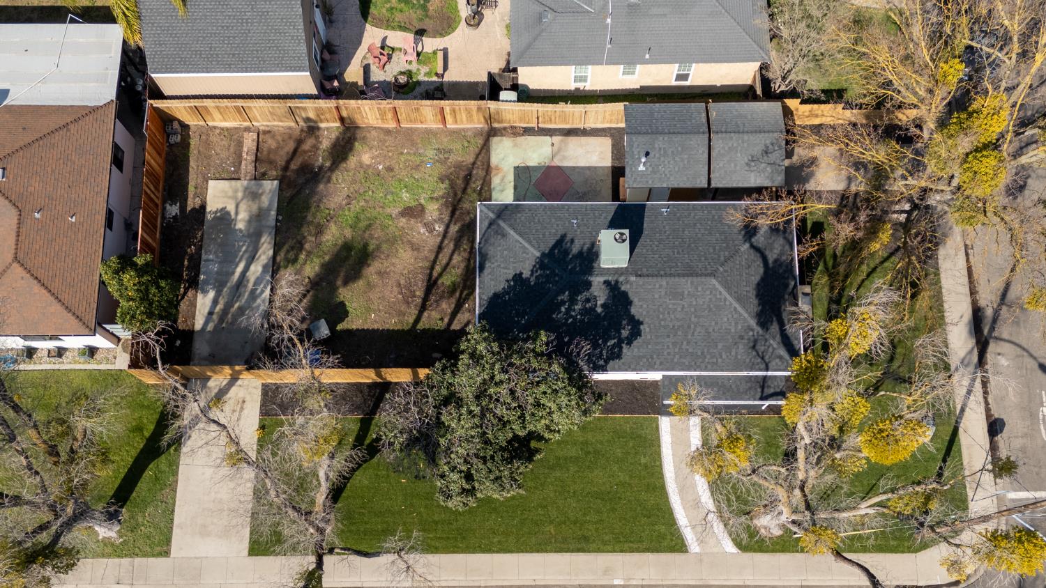 927 E Fairmont Avenue