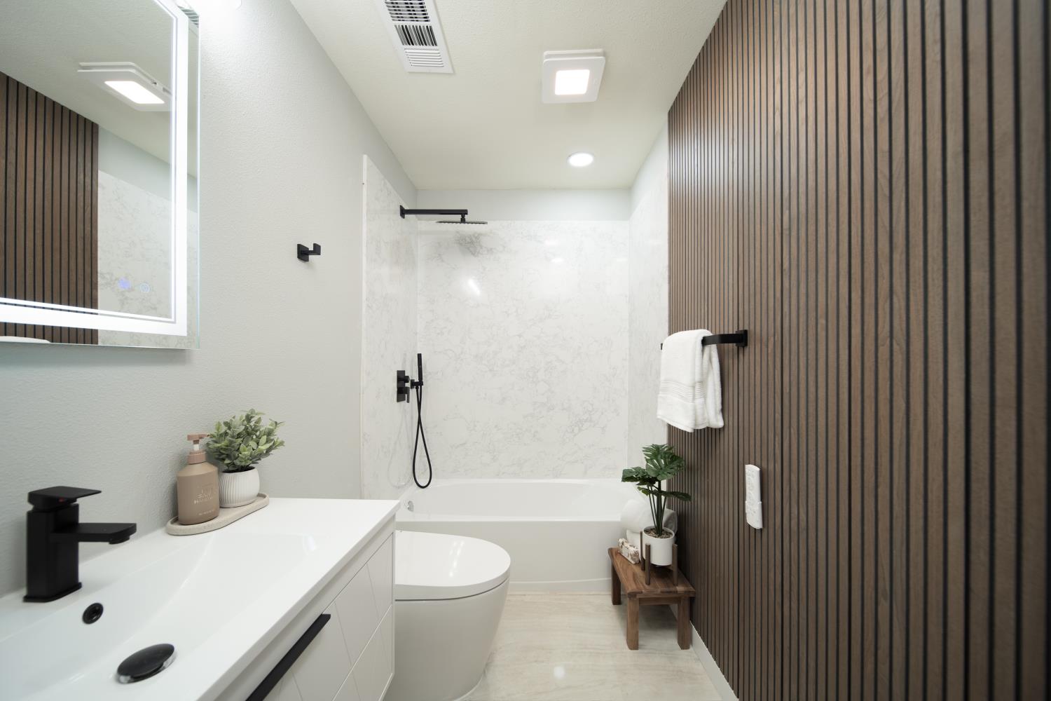 927 E Fairmont Avenue