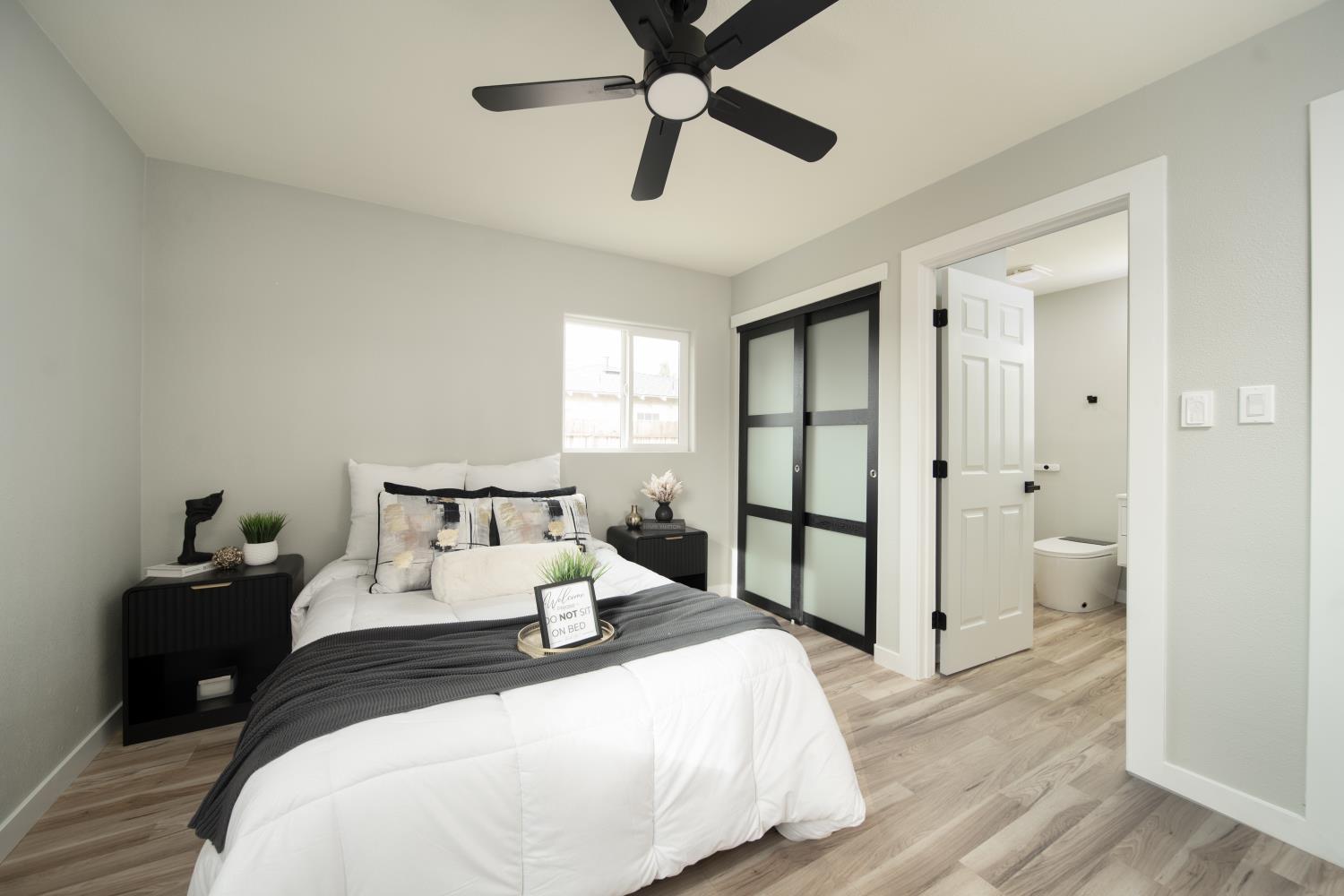 927 E Fairmont Avenue