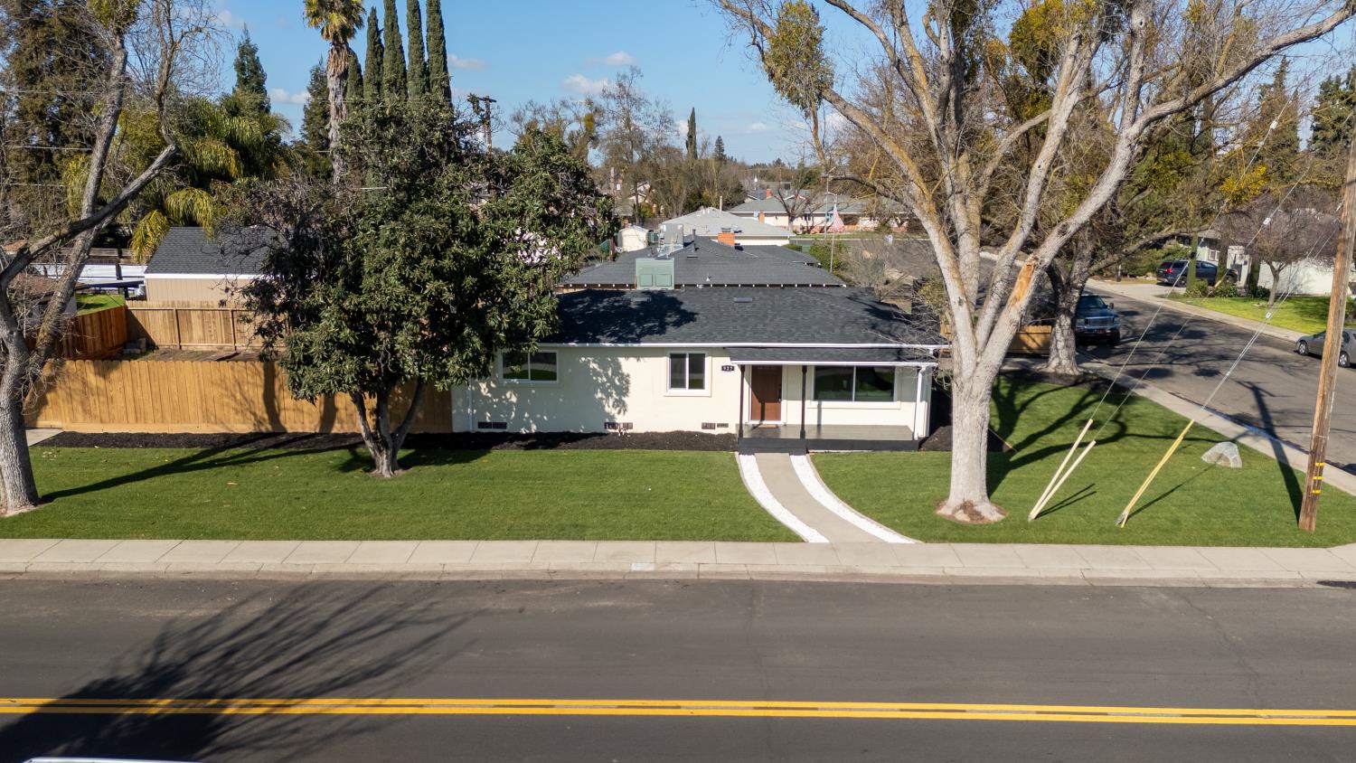 927 E Fairmont Avenue