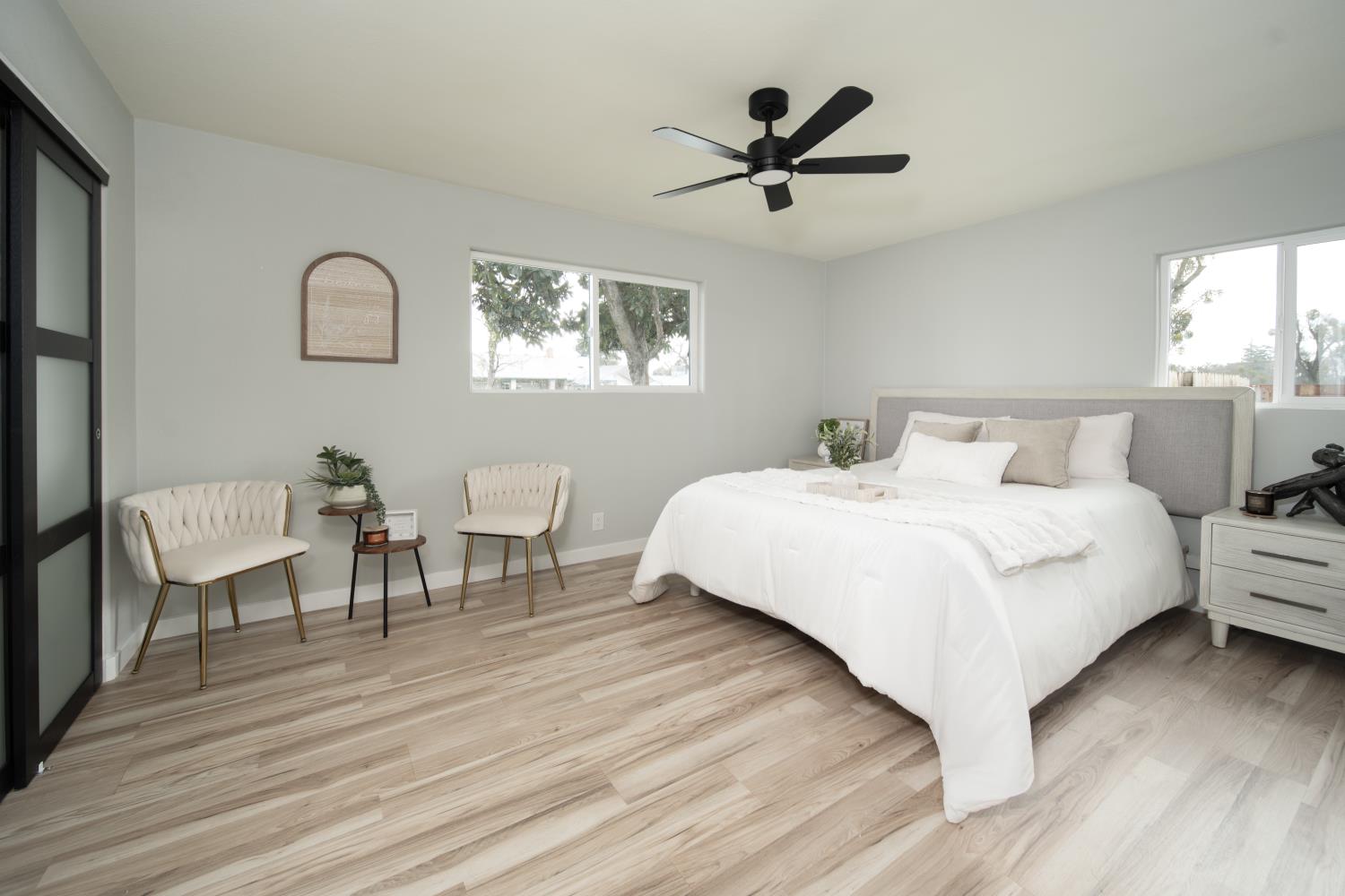 927 E Fairmont Avenue