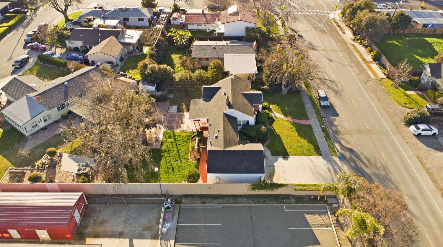 2864 Country Club Boulevard