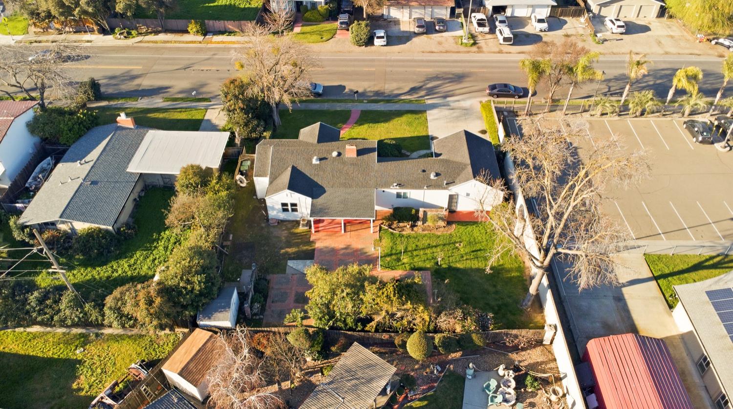 2864 Country Club Boulevard