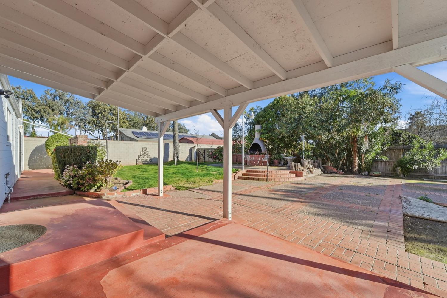 2864 Country Club Boulevard