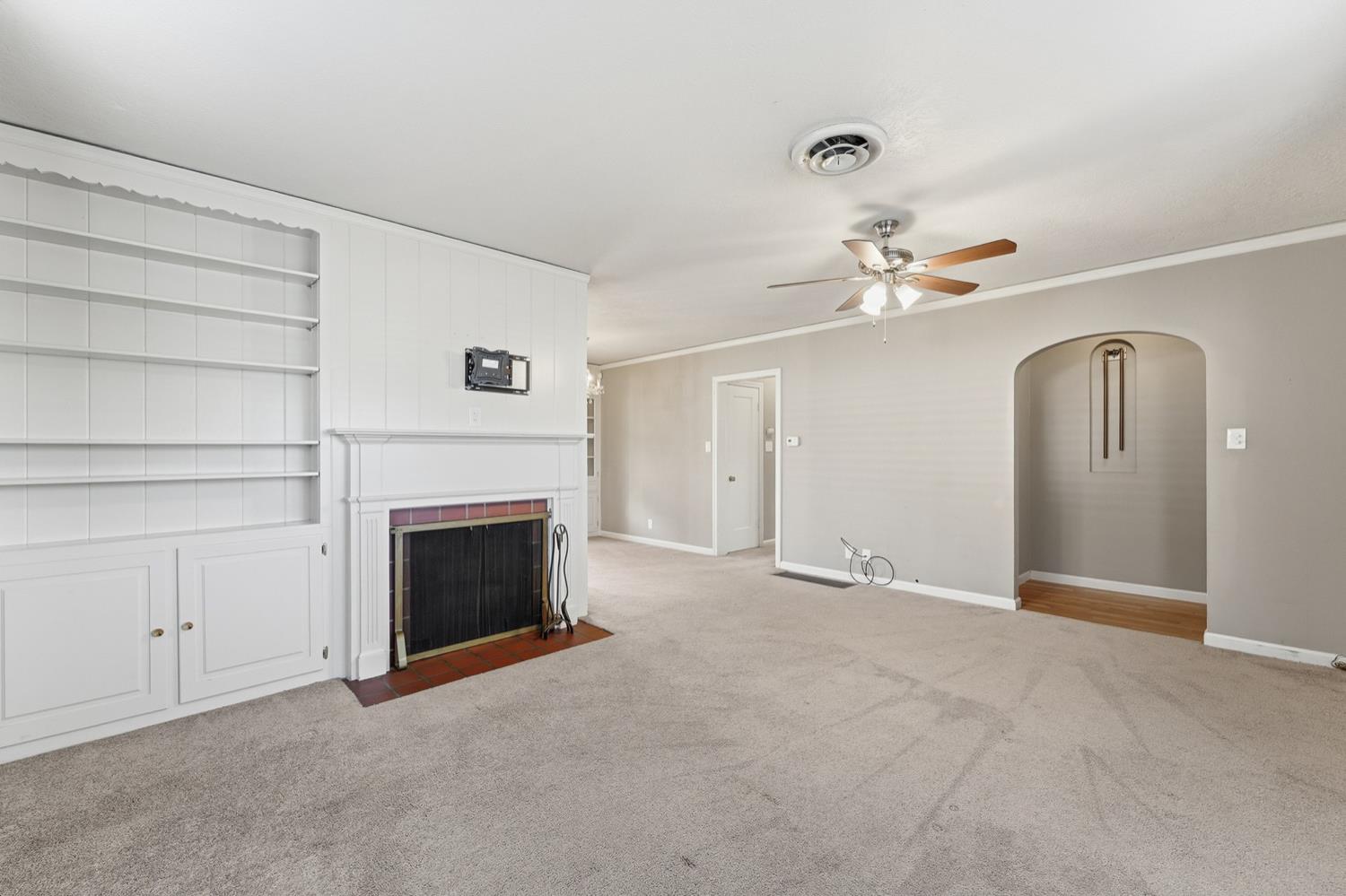 2864 Country Club Boulevard