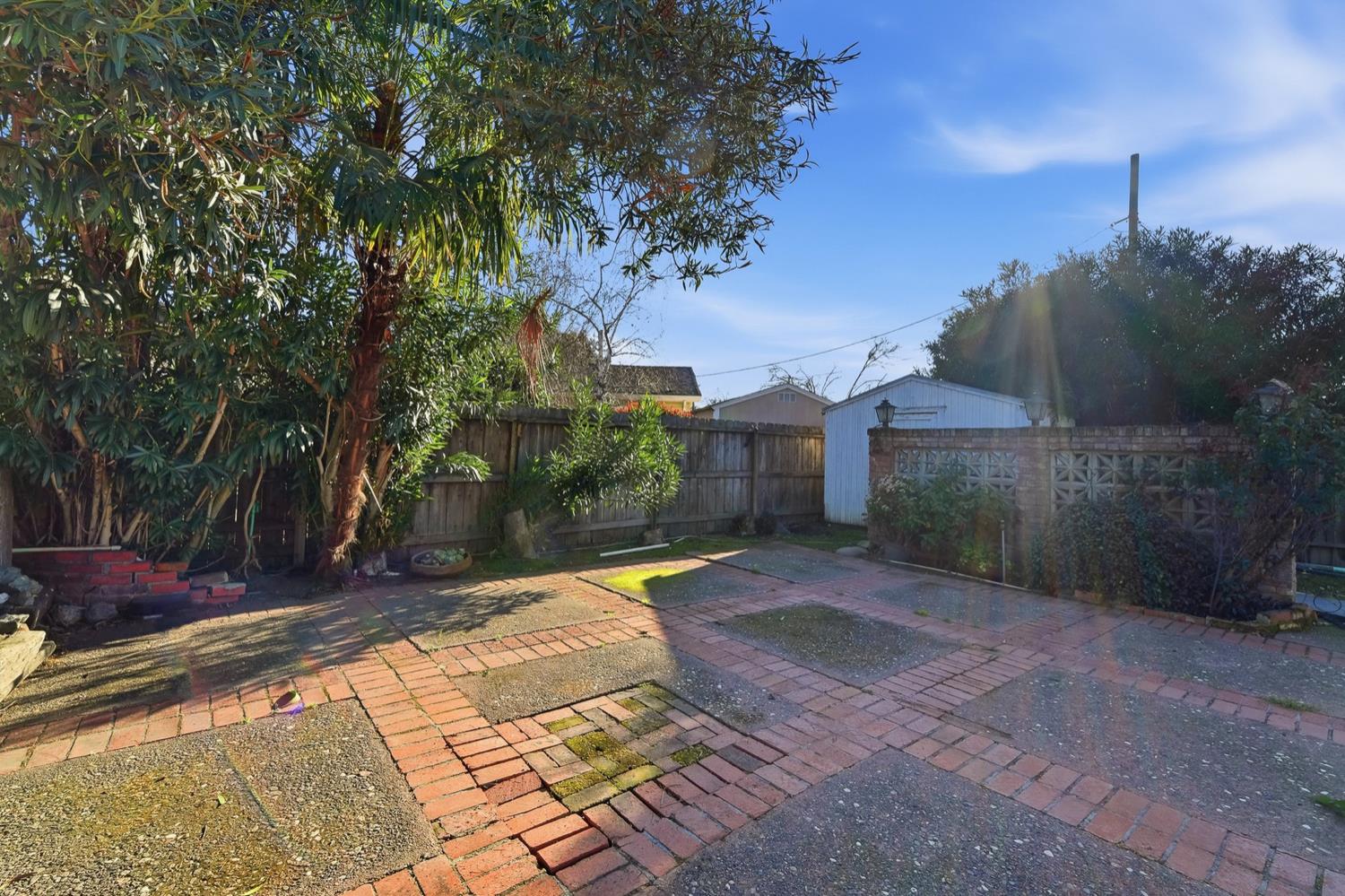2864 Country Club Boulevard