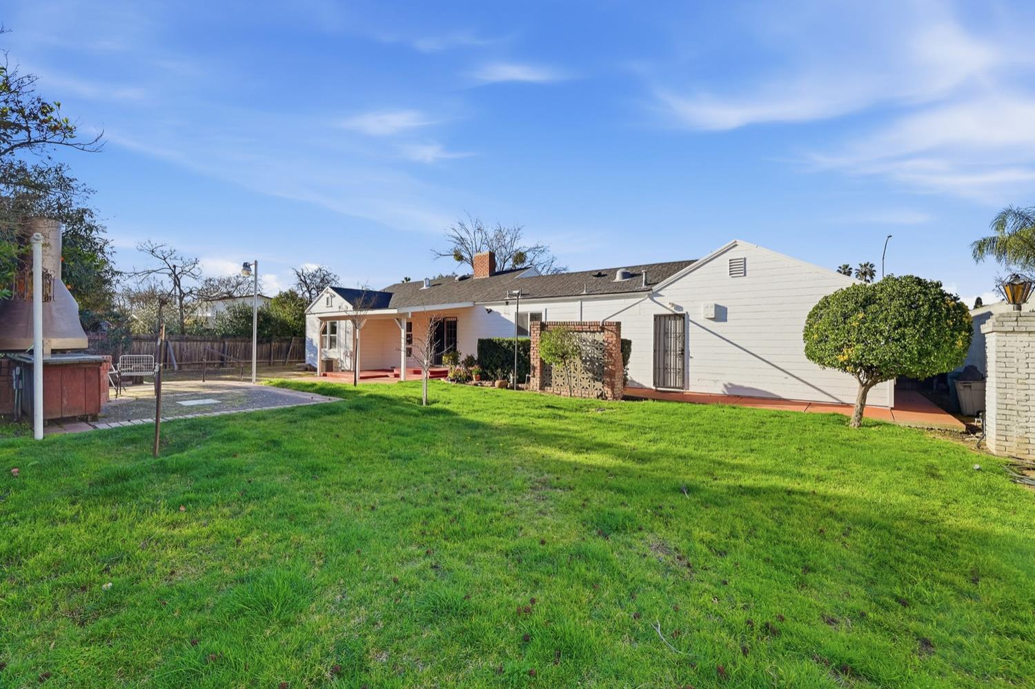 2864 Country Club Boulevard