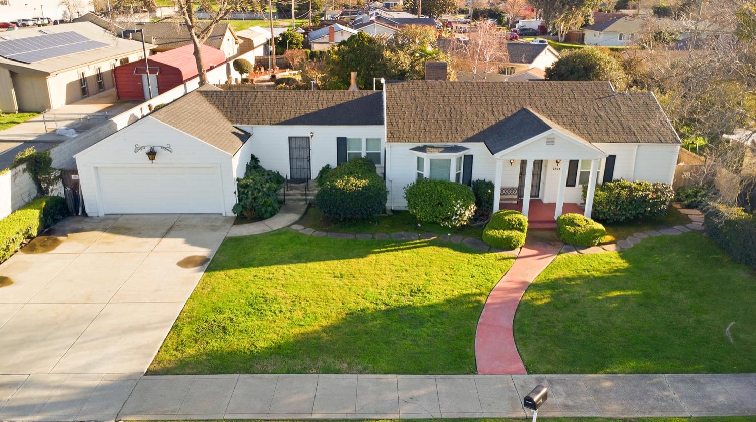 2864 Country Club Boulevard