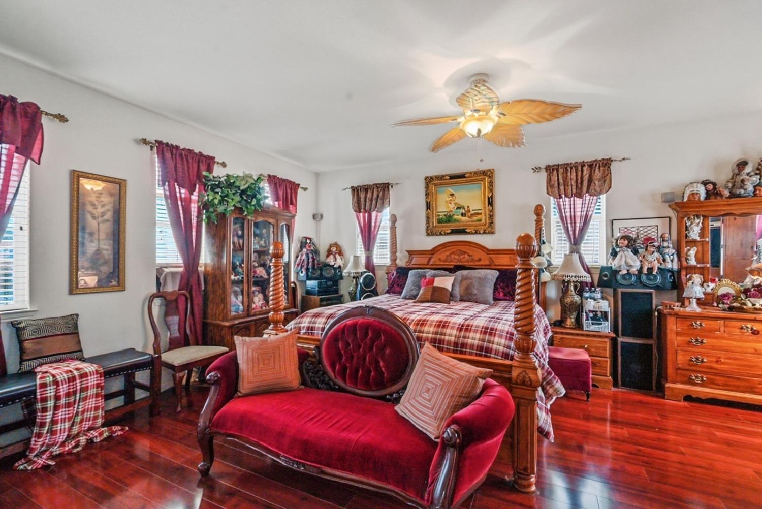 3613 Southern Oak Drive