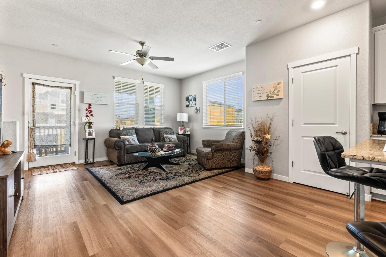 4057 Southampton Street