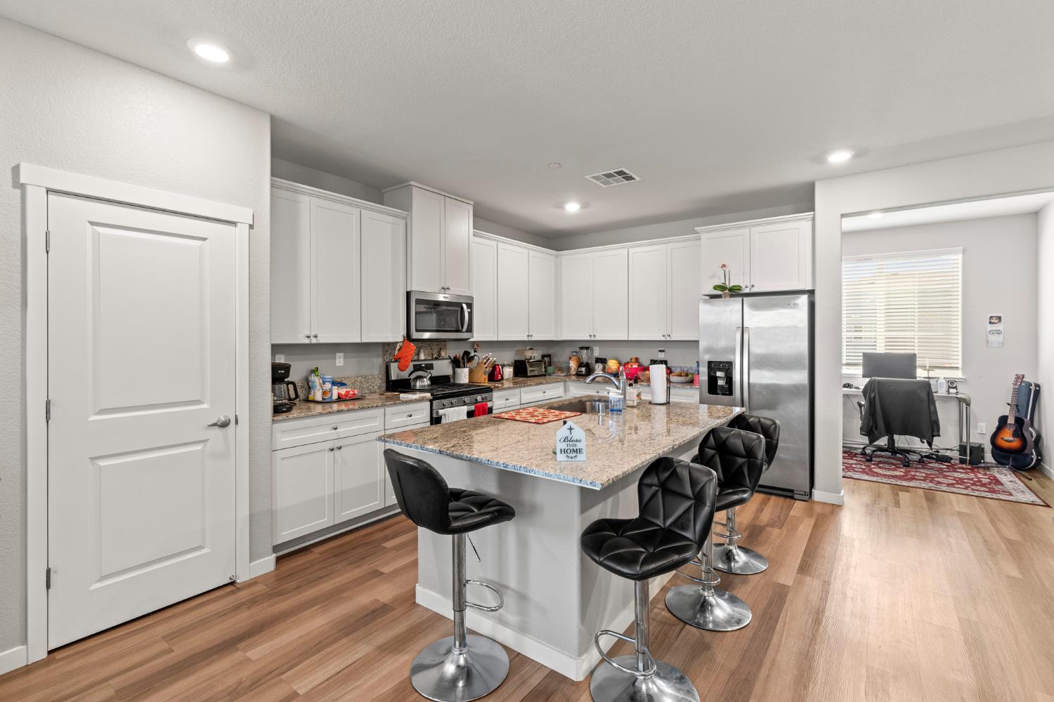 4057 Southampton Street