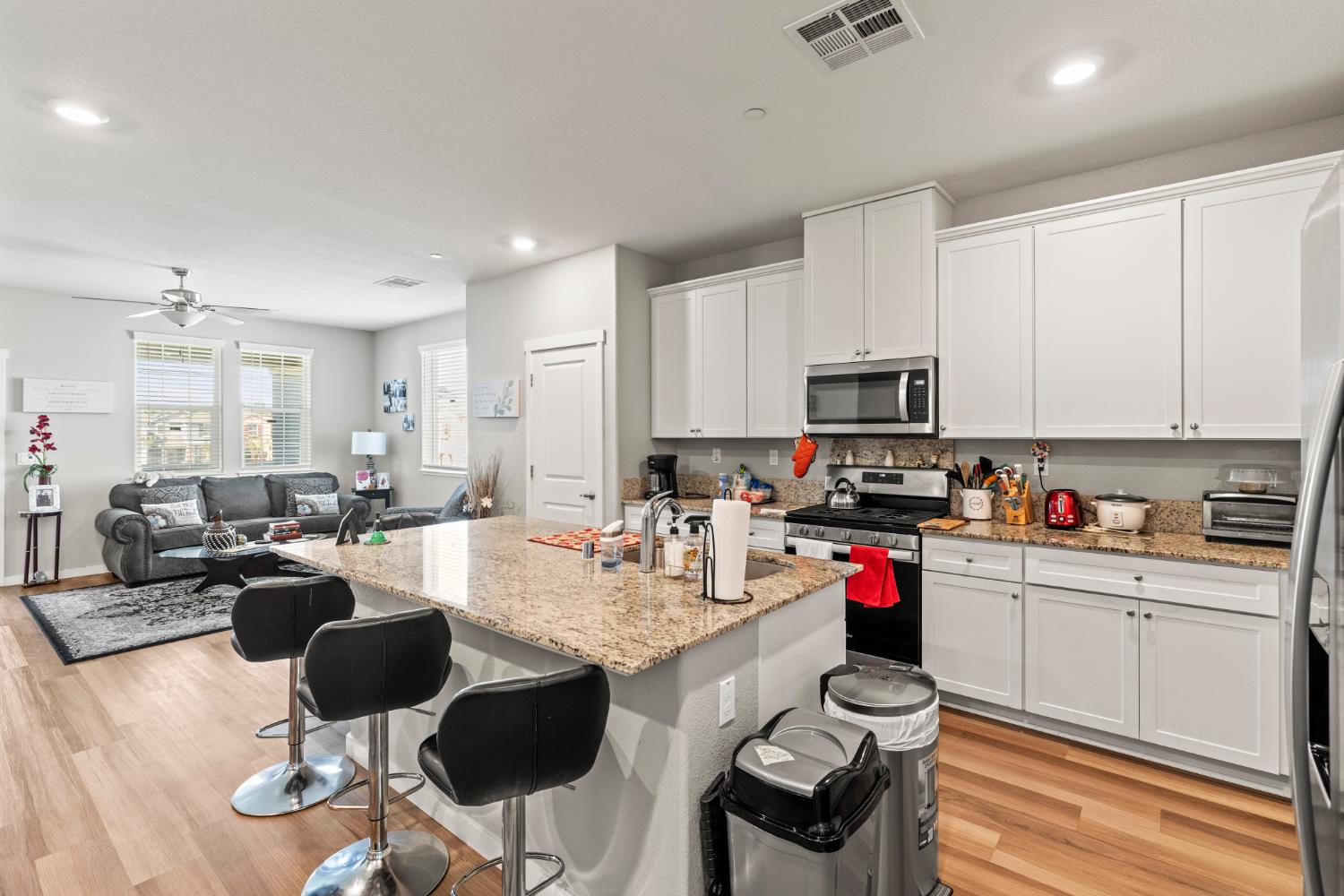 4057 Southampton Street