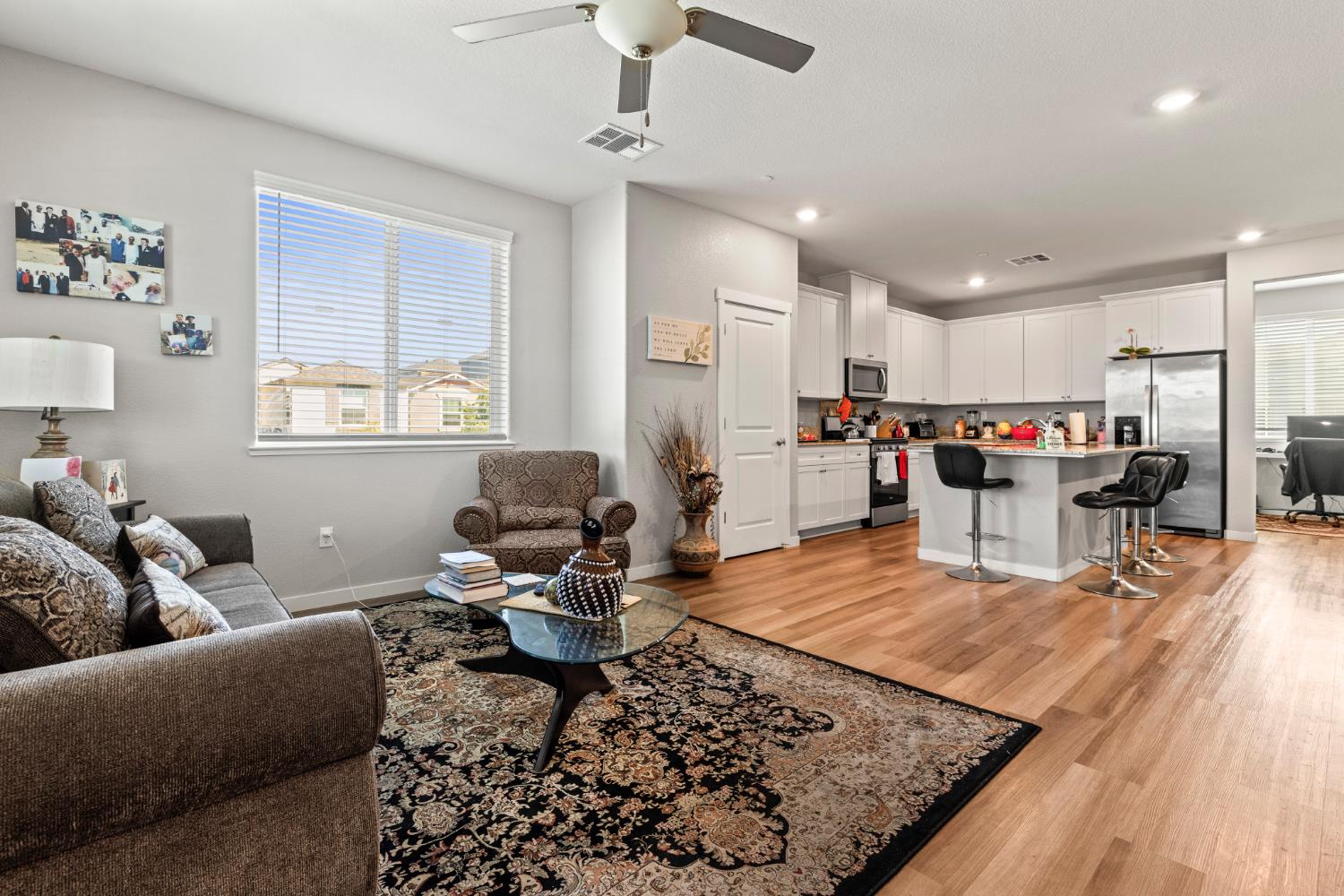 4057 Southampton Street