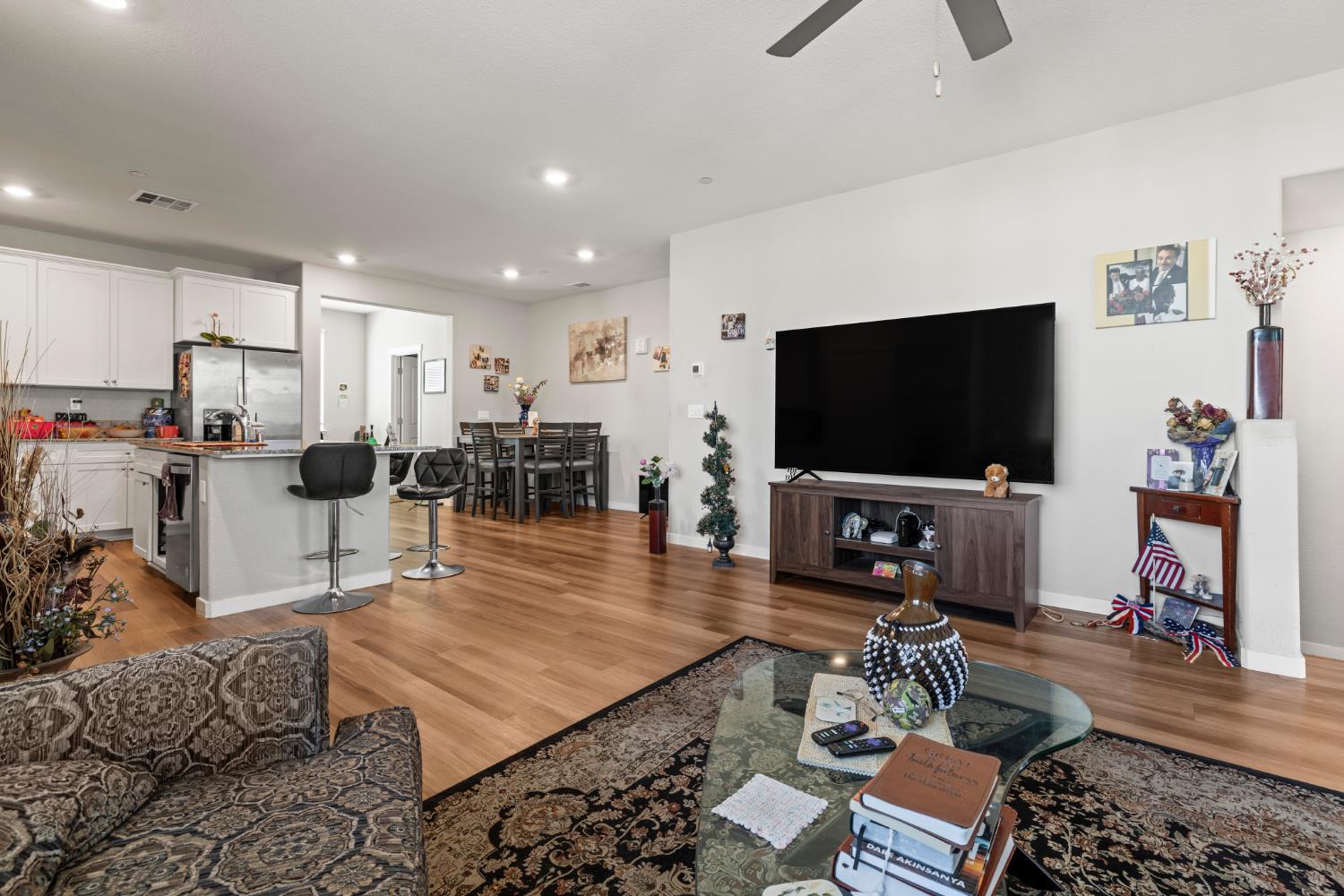 4057 Southampton Street