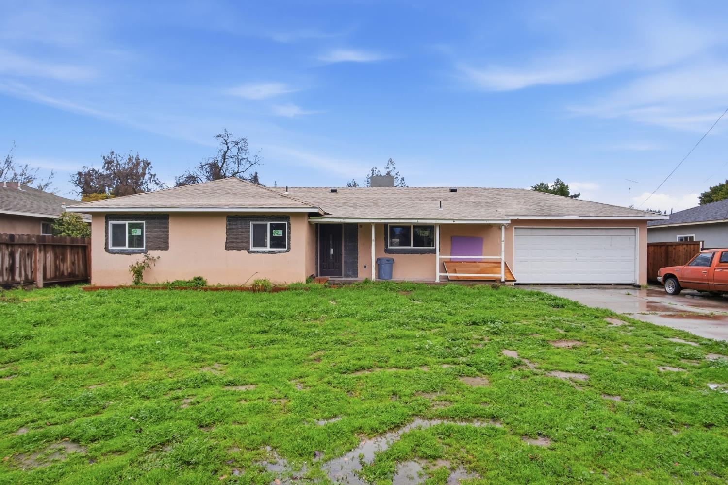 1131 N Rosemore Avenue
