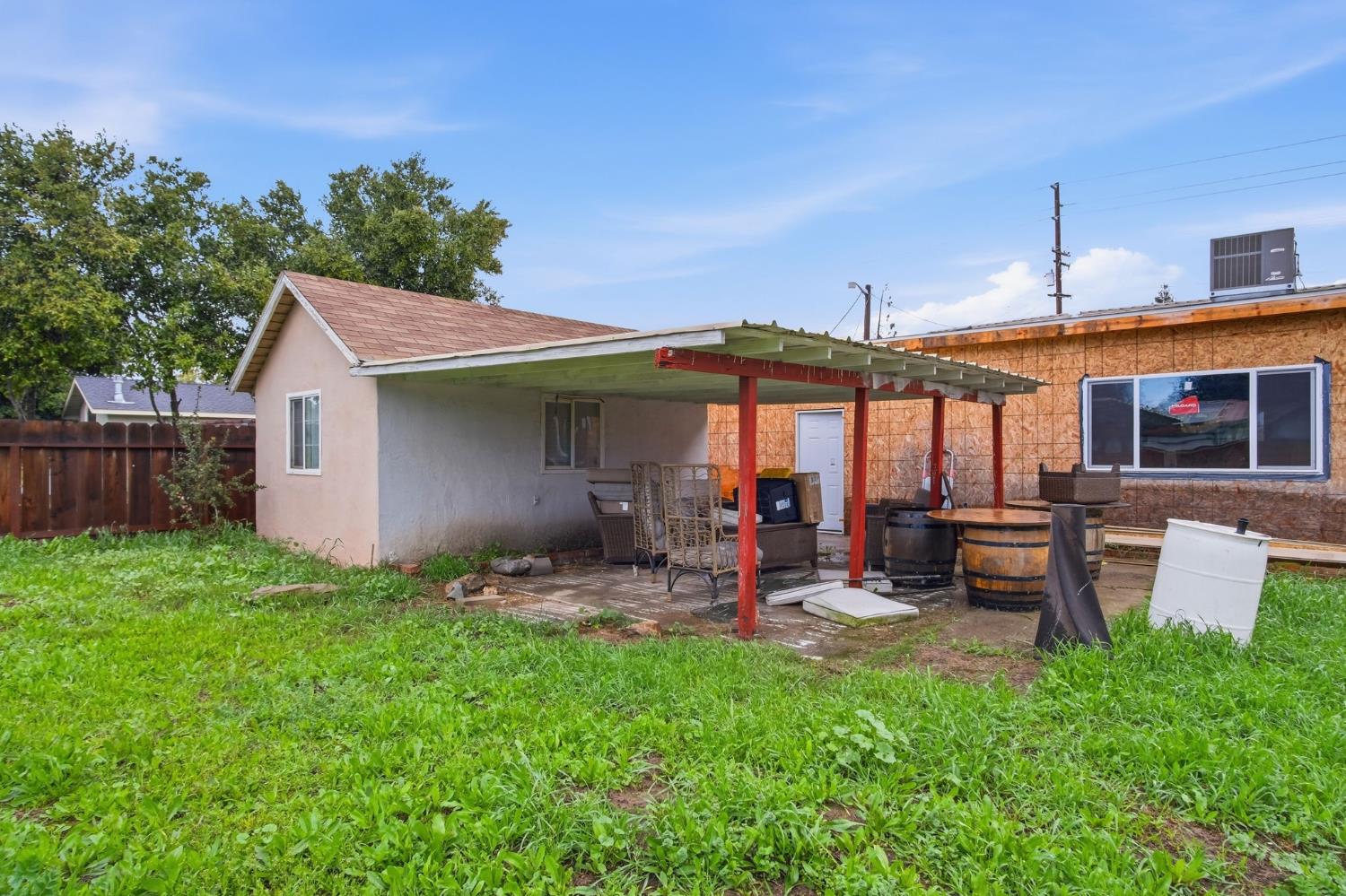 1131 N Rosemore Avenue