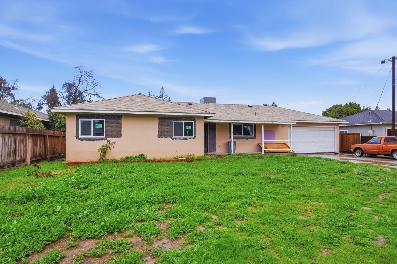1131 N Rosemore Avenue