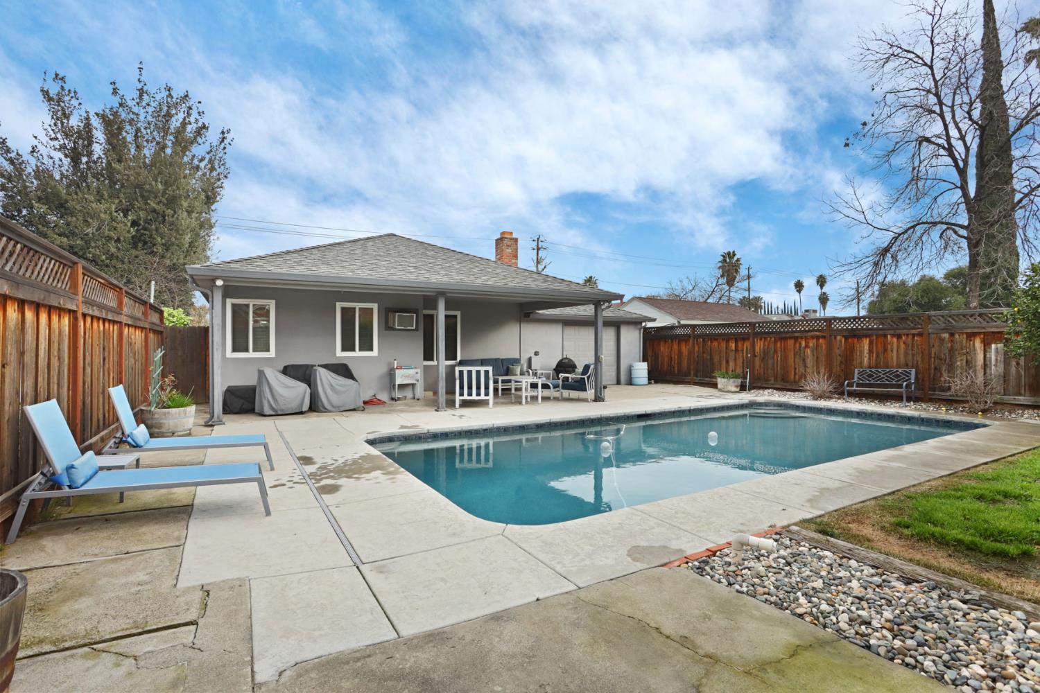 264 W Emerson Avenue