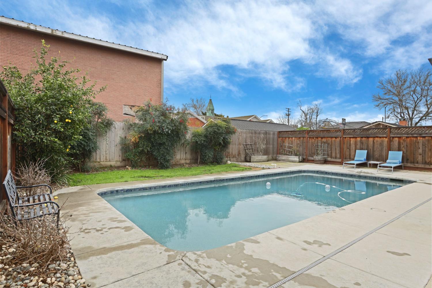 264 W Emerson Avenue