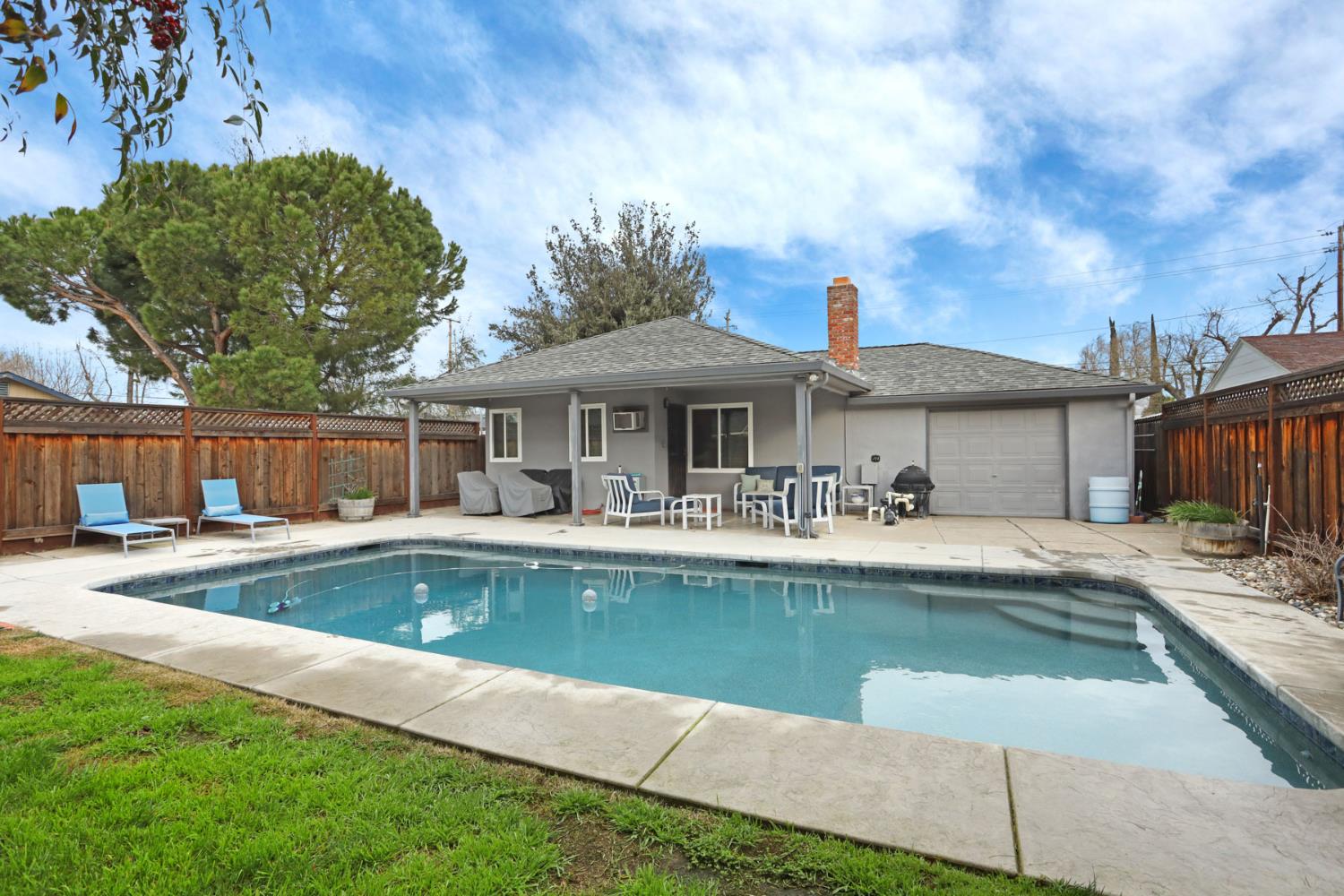 264 W Emerson Avenue