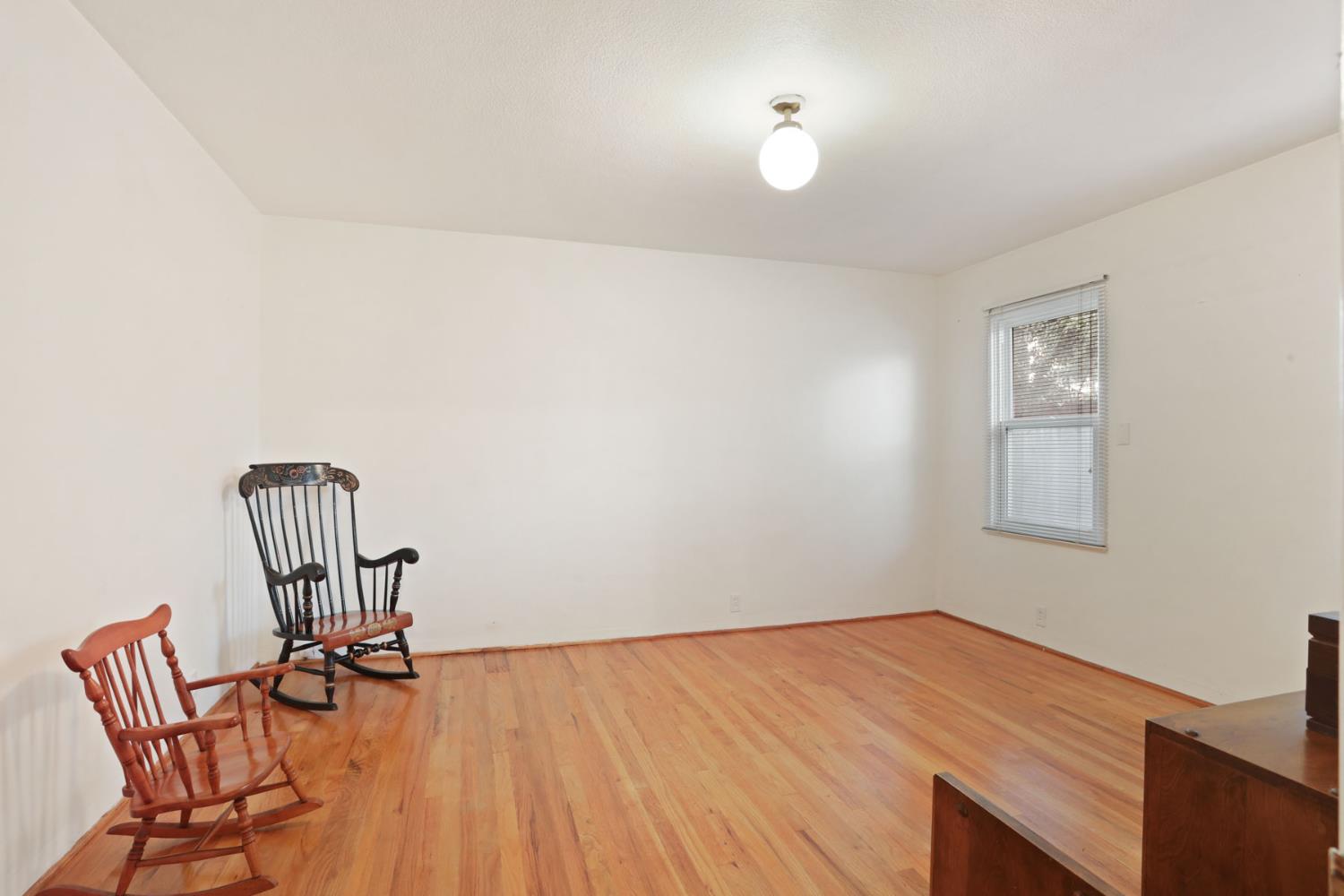 264 W Emerson Avenue