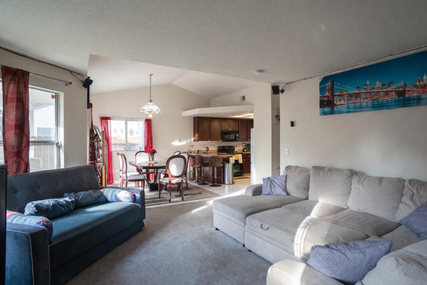 913 Jayhawk Way