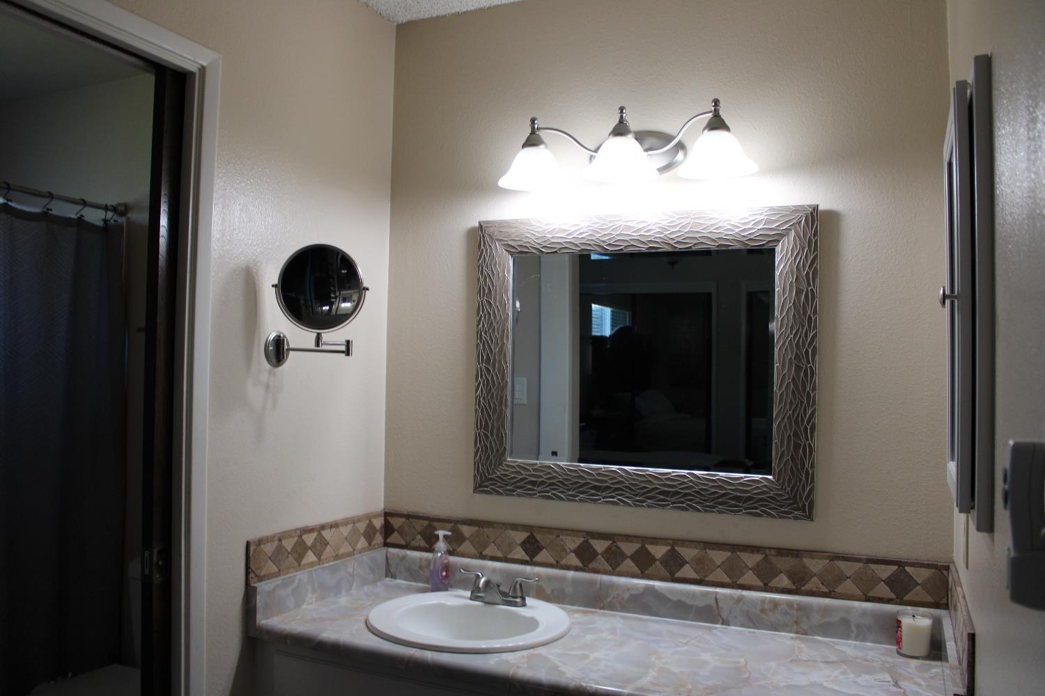 1637 Carlisle Avenue