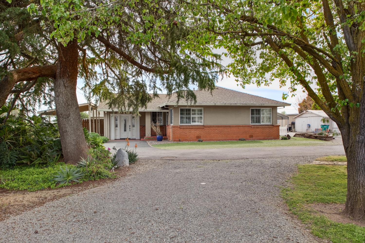 5444 E Main Street
