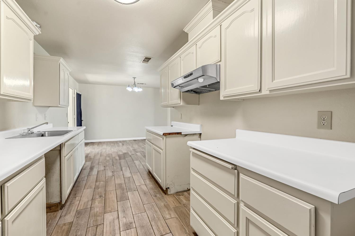 7990 S Mcmullin Grade