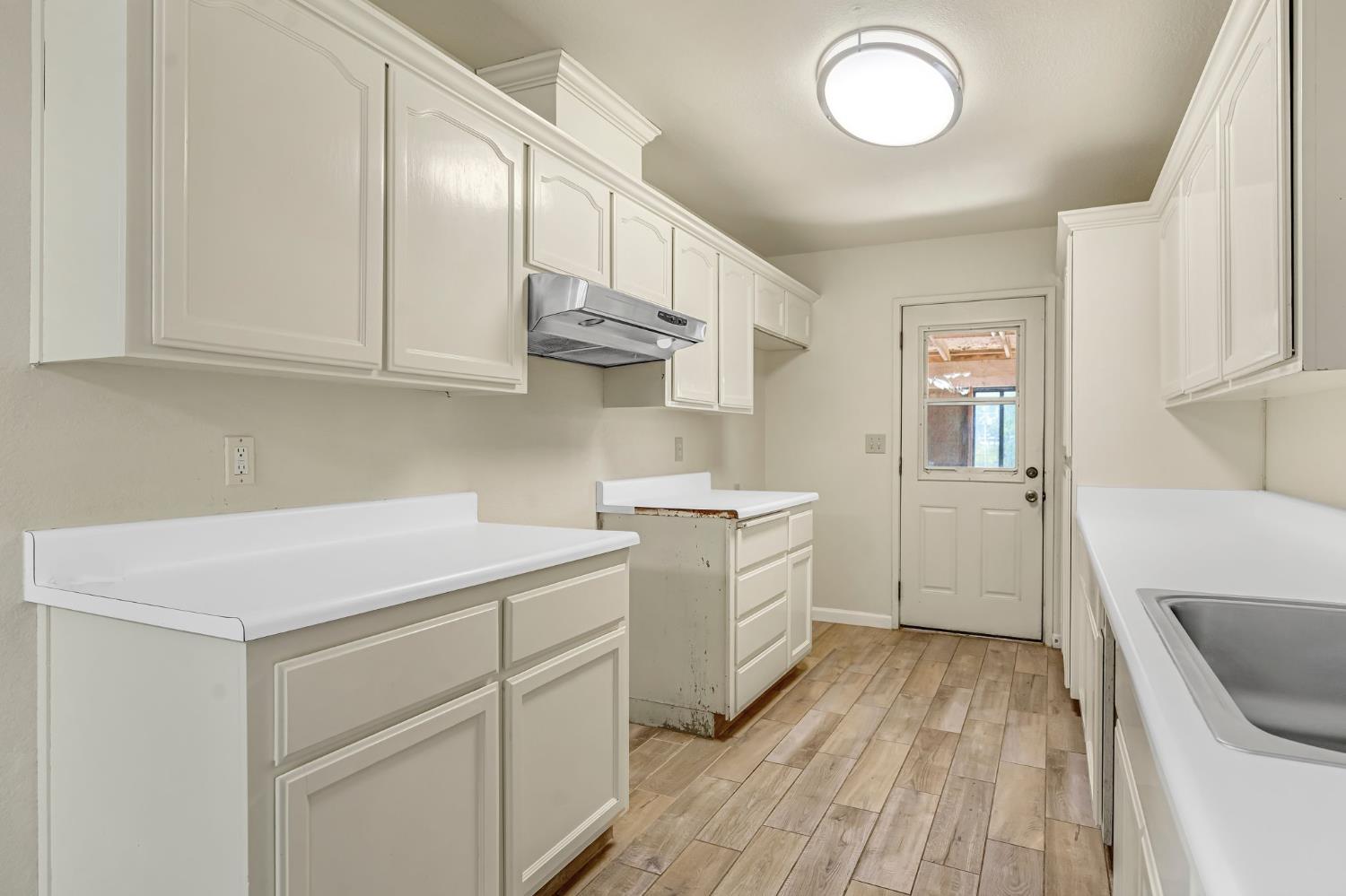 7990 S Mcmullin Grade