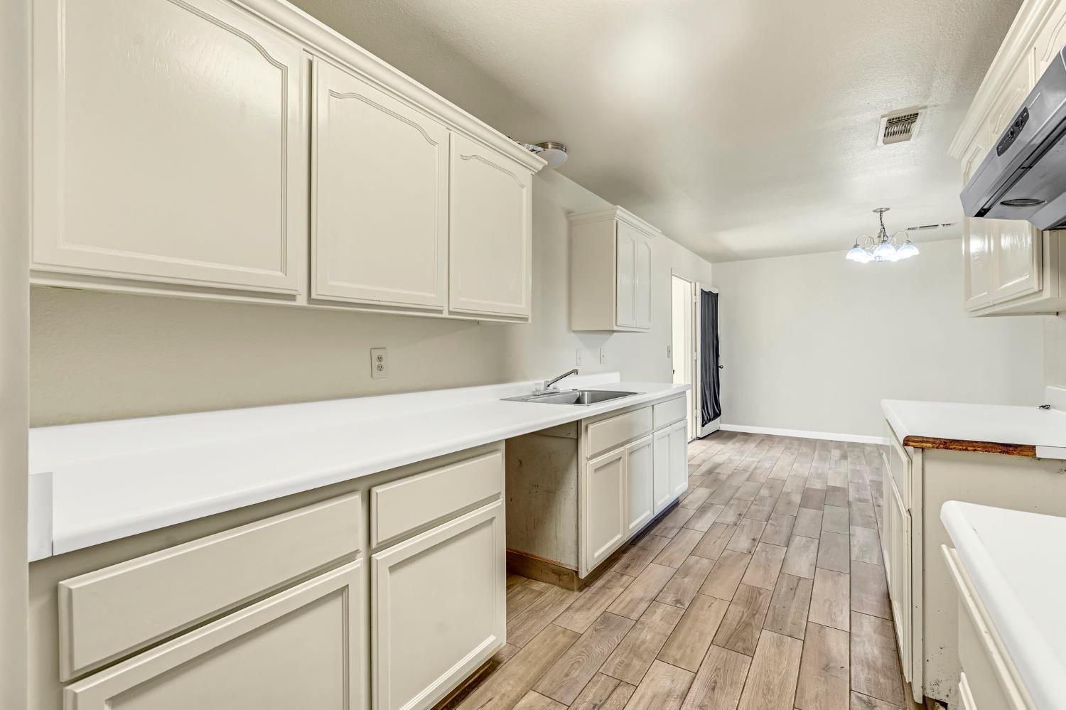 7990 S Mcmullin Grade