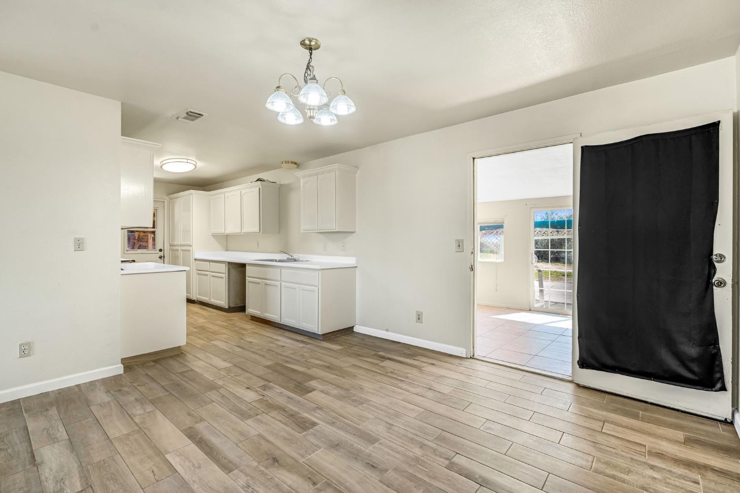 7990 S Mcmullin Grade