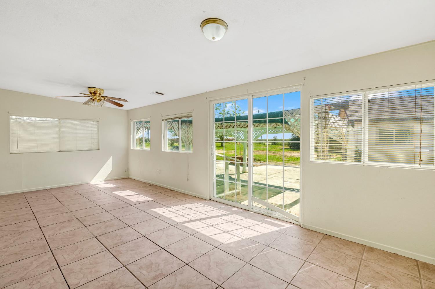 7990 S Mcmullin Grade