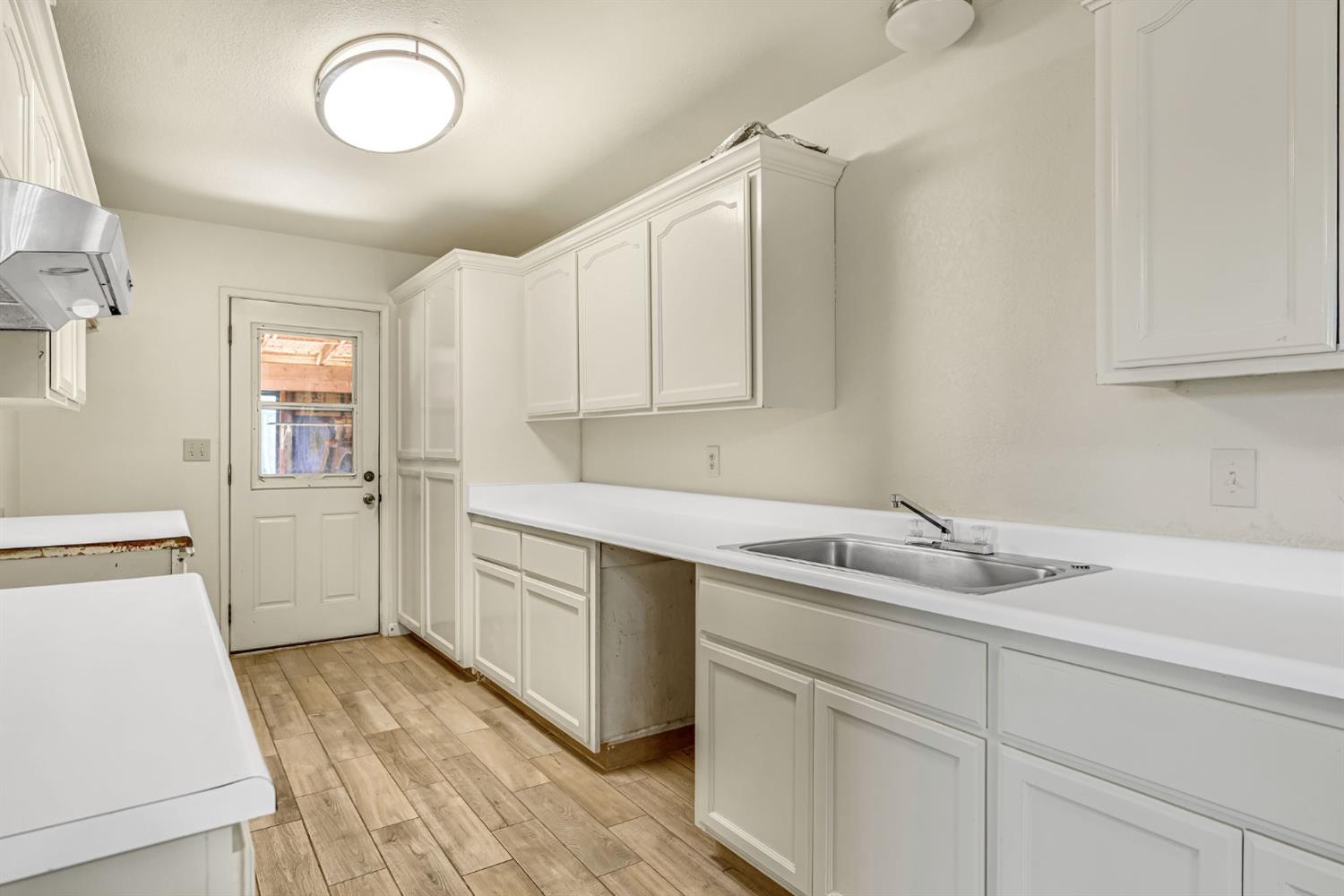 7990 S Mcmullin Grade