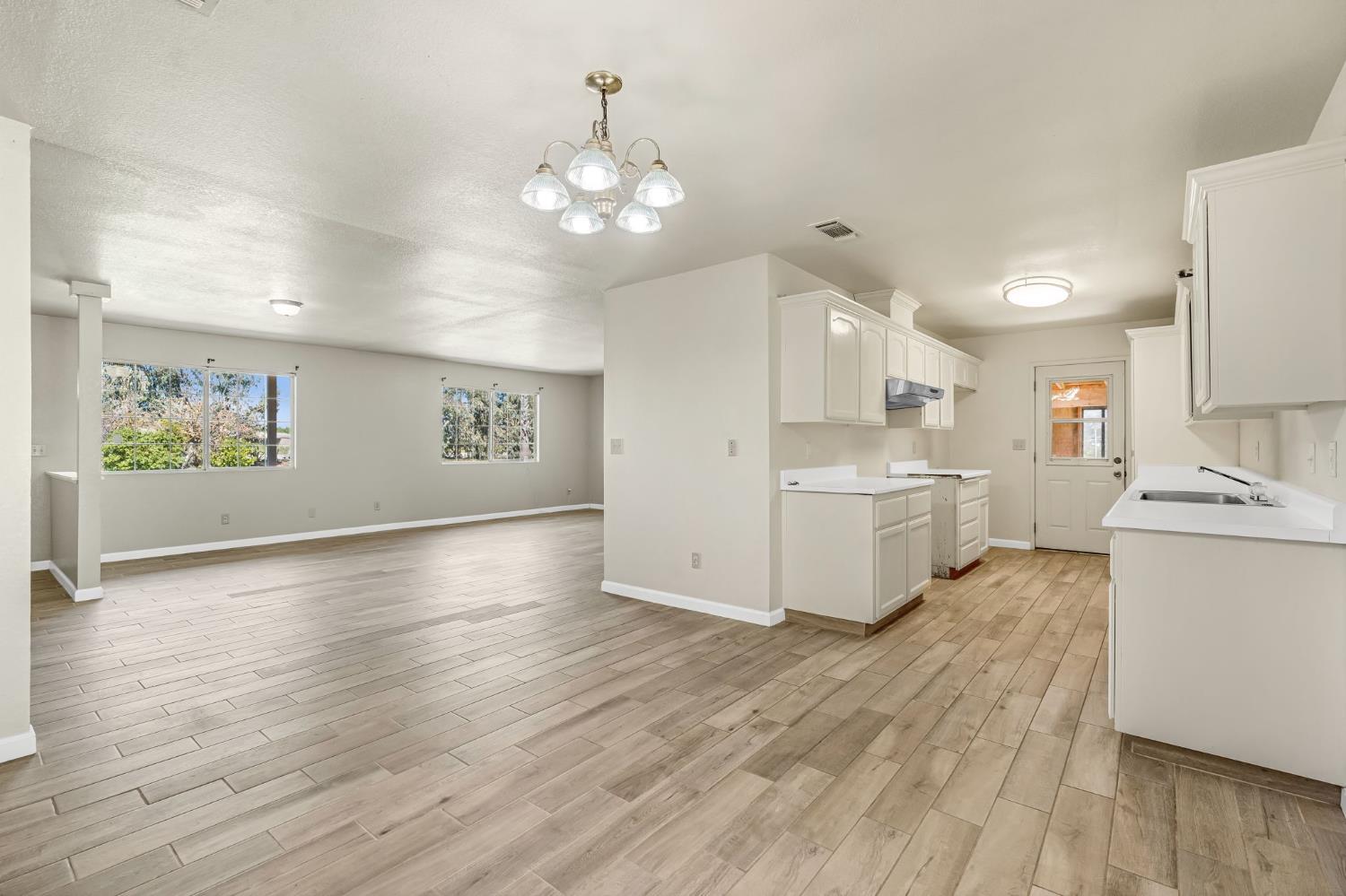 7990 S Mcmullin Grade