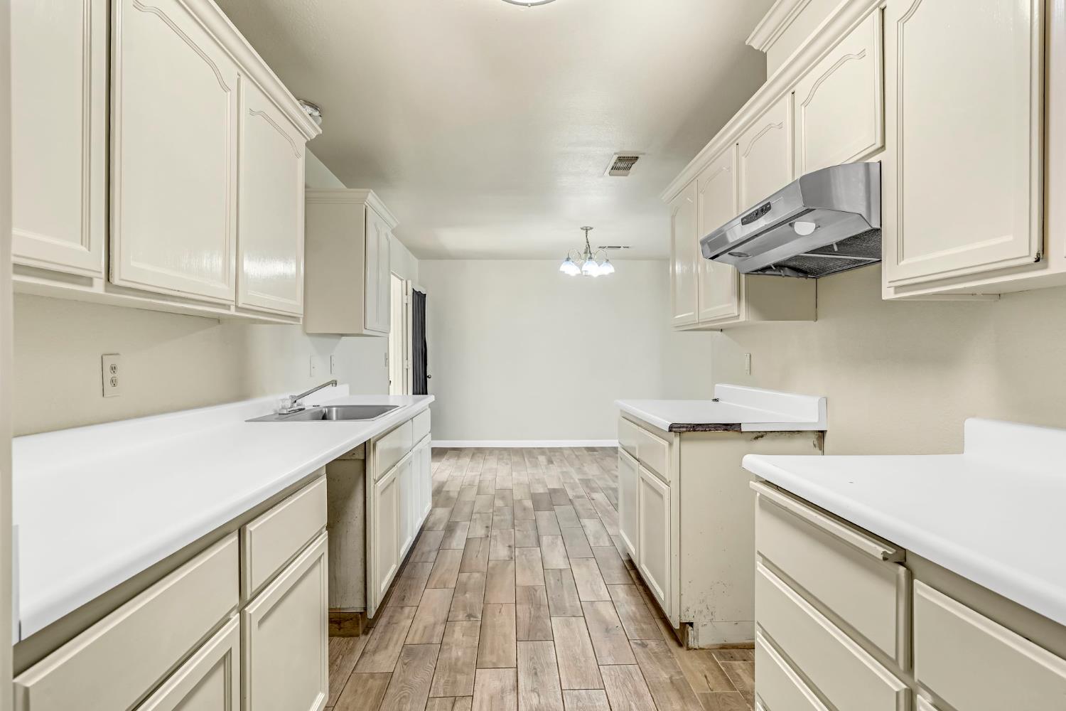 7990 S Mcmullin Grade