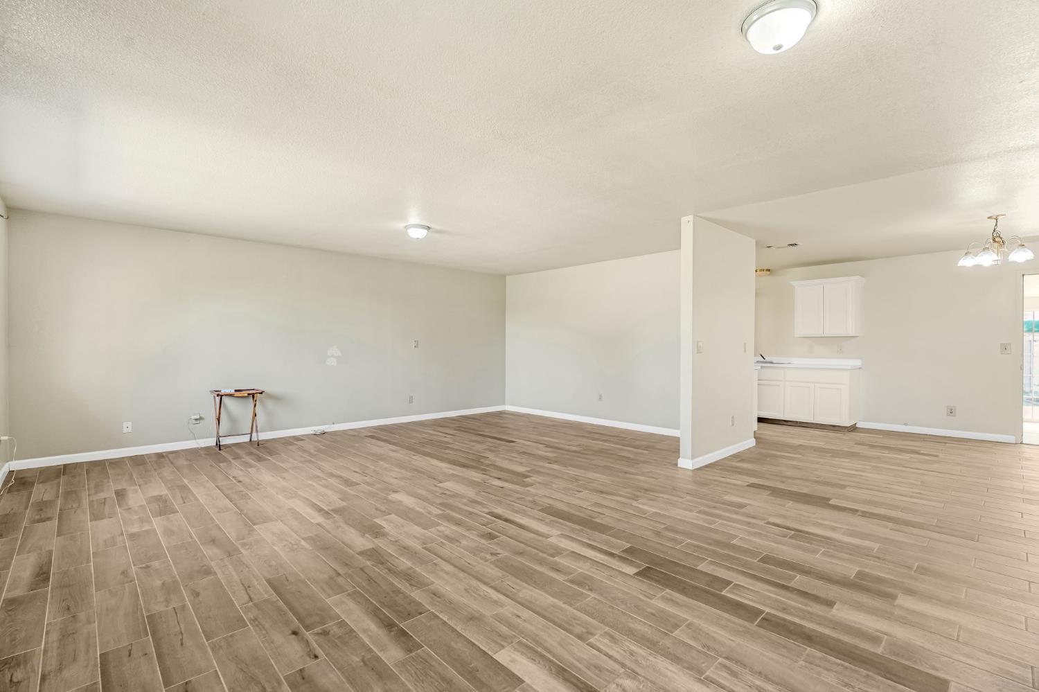 7990 S Mcmullin Grade