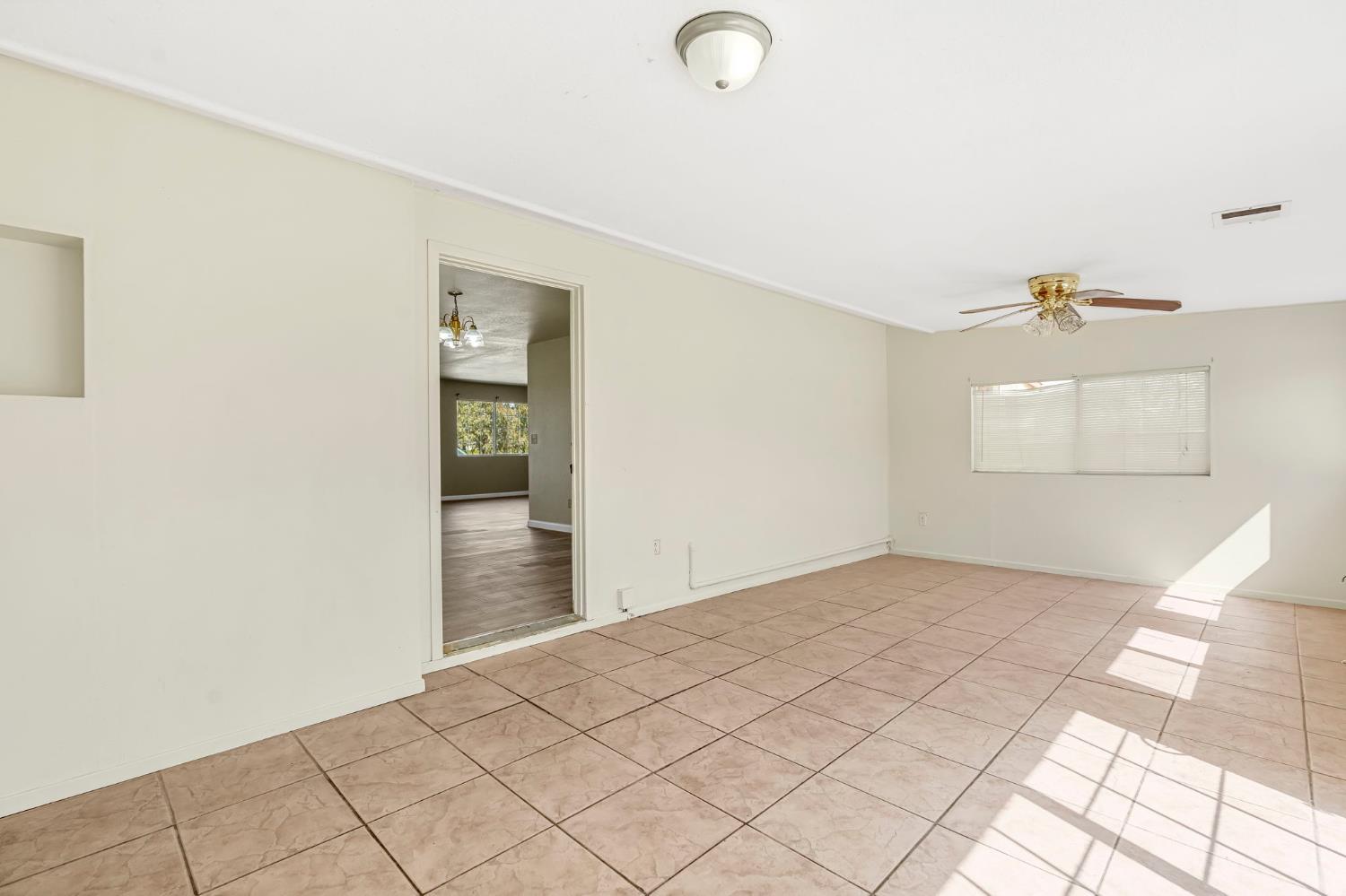 7990 S Mcmullin Grade