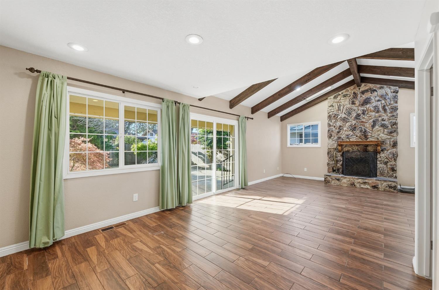 1509 Maplehill Road