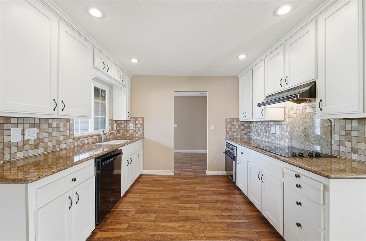 1509 Maplehill Road