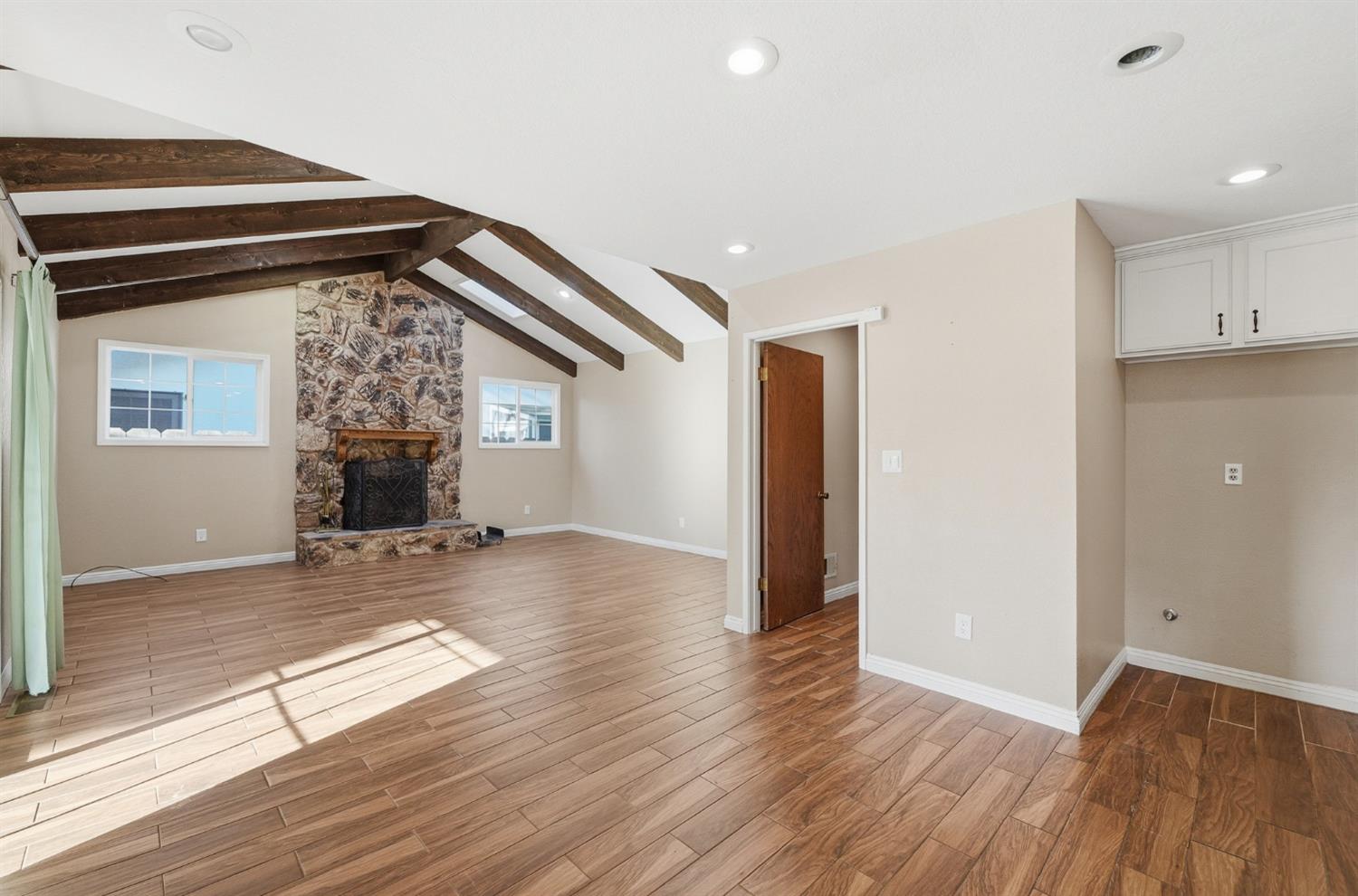 1509 Maplehill Road