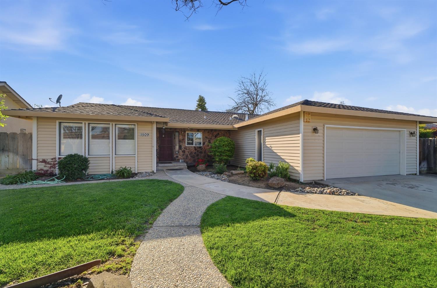 1509 Maplehill Road
