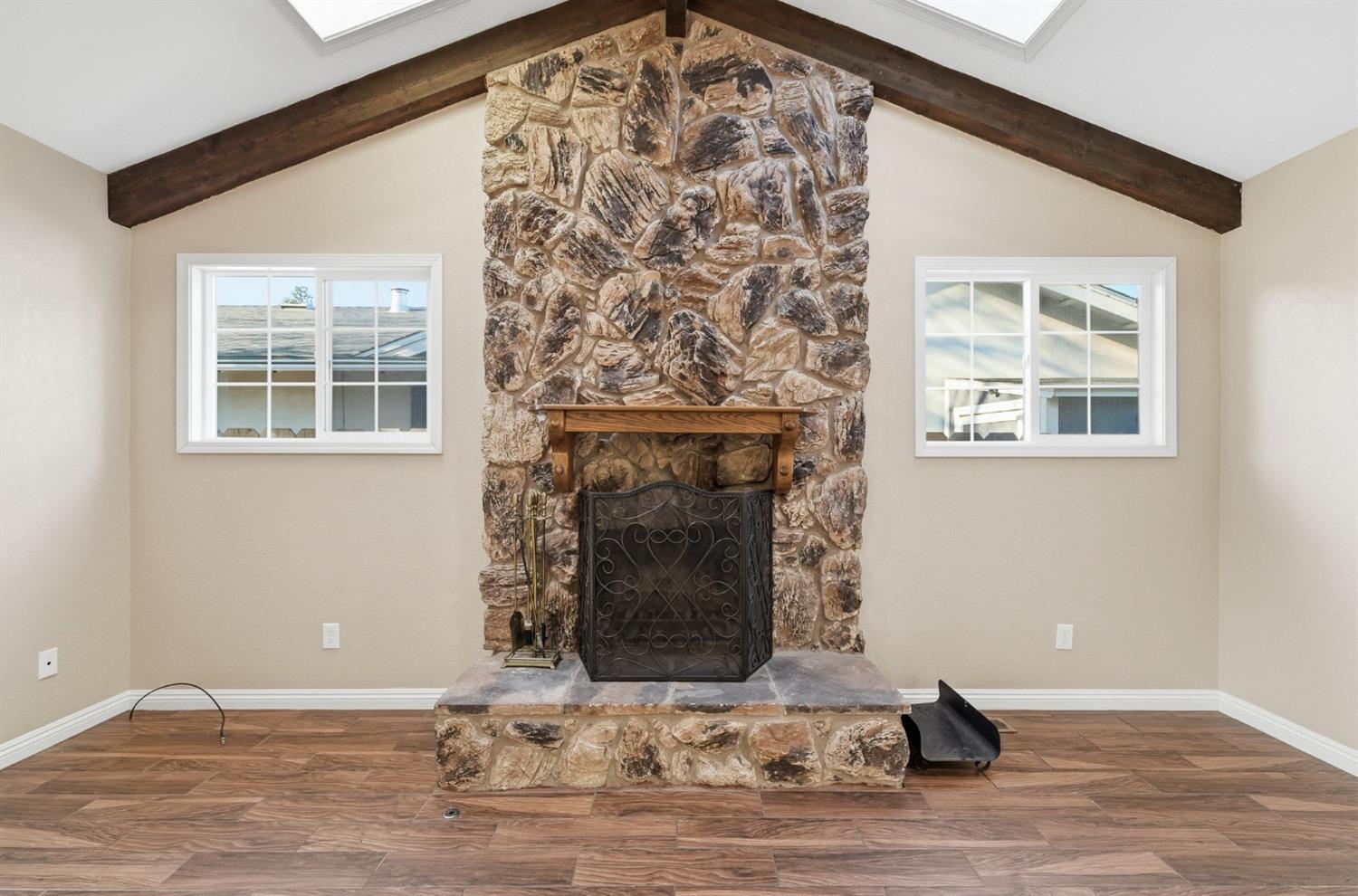 1509 Maplehill Road