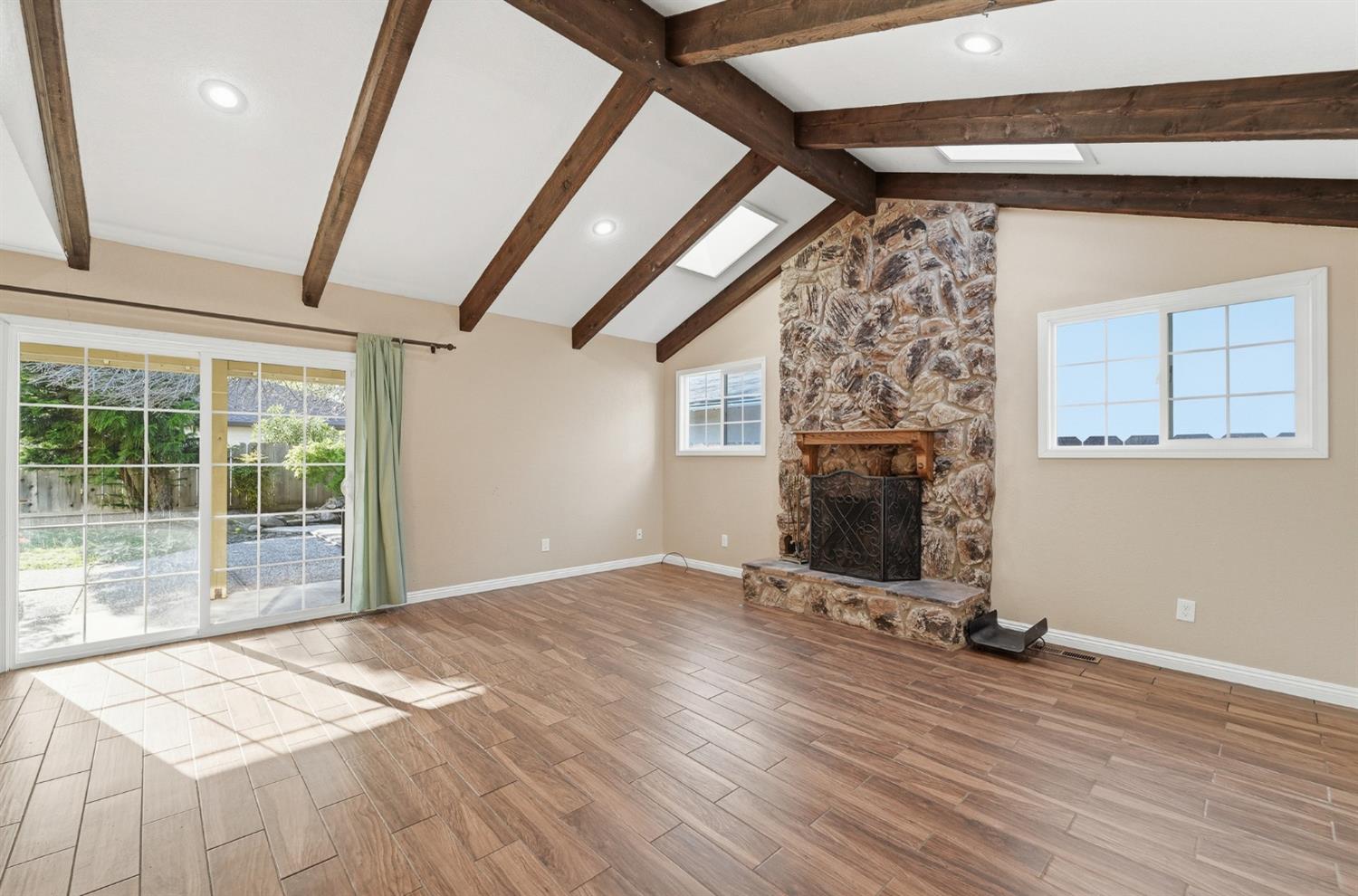 1509 Maplehill Road