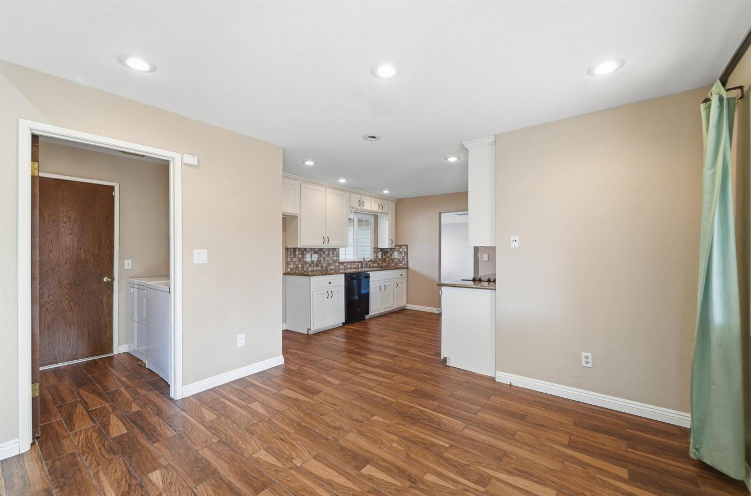 1509 Maplehill Road