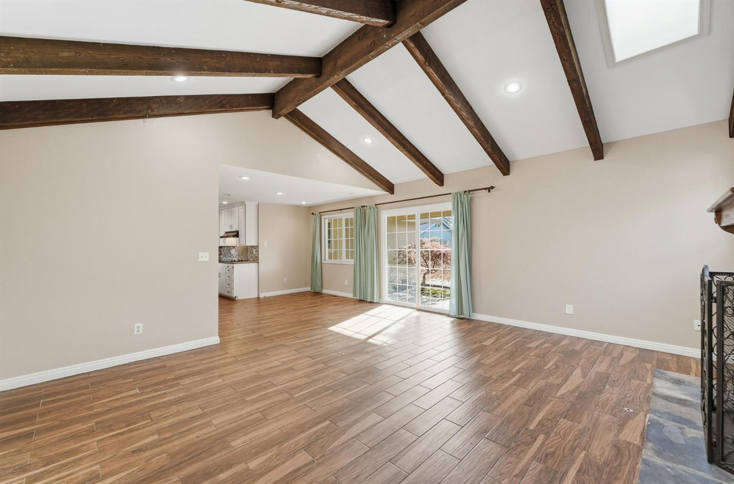 1509 Maplehill Road