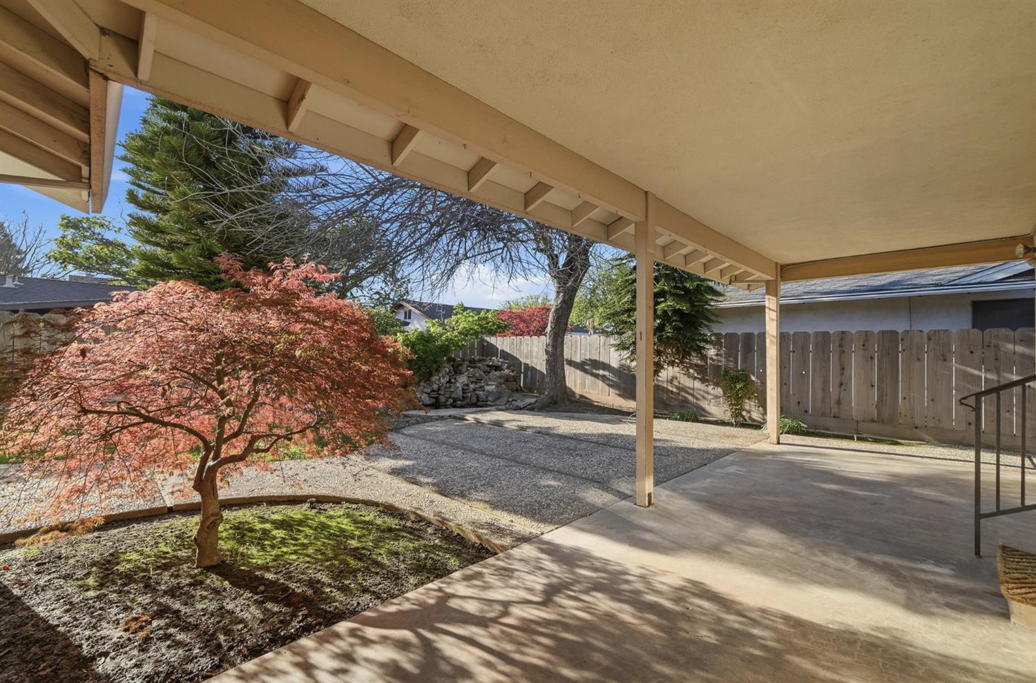 1509 Maplehill Road