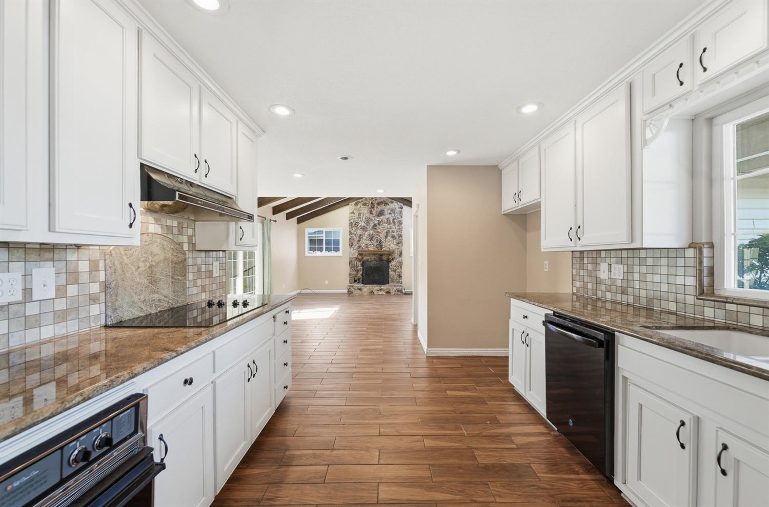 1509 Maplehill Road