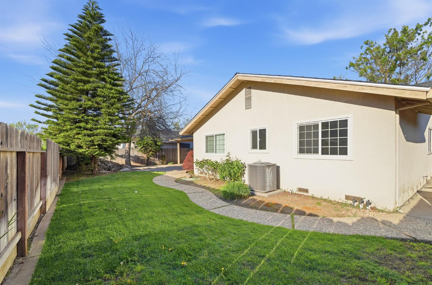 1509 Maplehill Road
